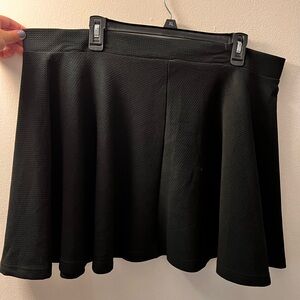 SHEIN Black Textured Skirt